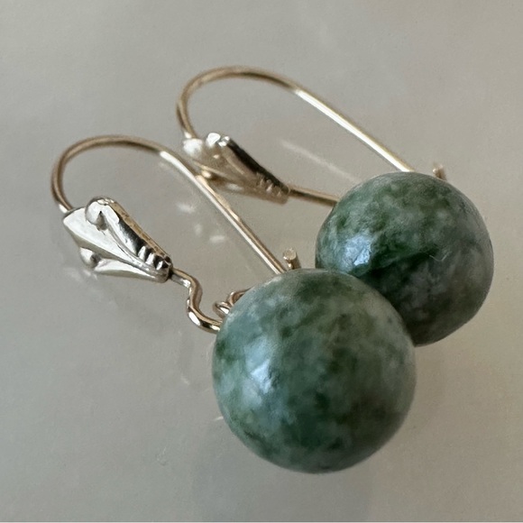Vintage 14k Solid Gold Nephrite Drop Dangle Earrings - Picture 6 of 13
